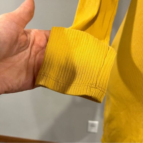 Yellow Long Sleeve sweater Dress with Sun Design size small - Picture 3 of 11